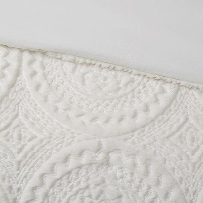 Madison Park Arya Embroidered Medallion Faux Fur Ultra Plush Comforter Mini Set in Ivory, Full / Queen MP10-5058