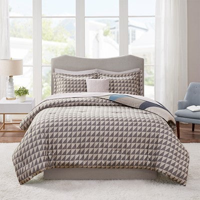 Madison Park Essentials Remy Reversible Complete Bed Set includes Sheets in Navy, Cal King MPE10-939