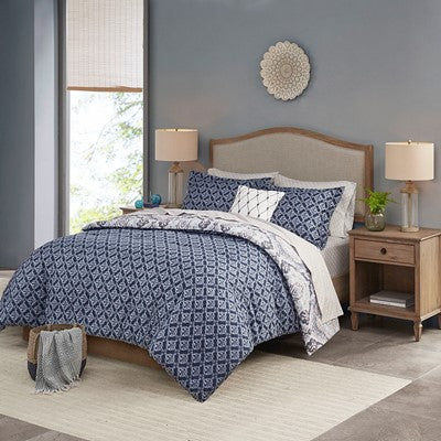 Madison Park Essentials Titus Reversible Comforter Set with Bed Sheets in Navy, Queen MPE10-867
