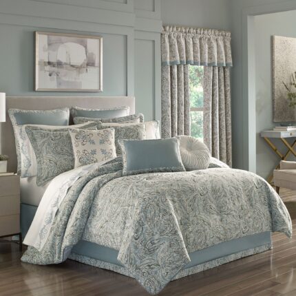 Giovanni Comforter Set
