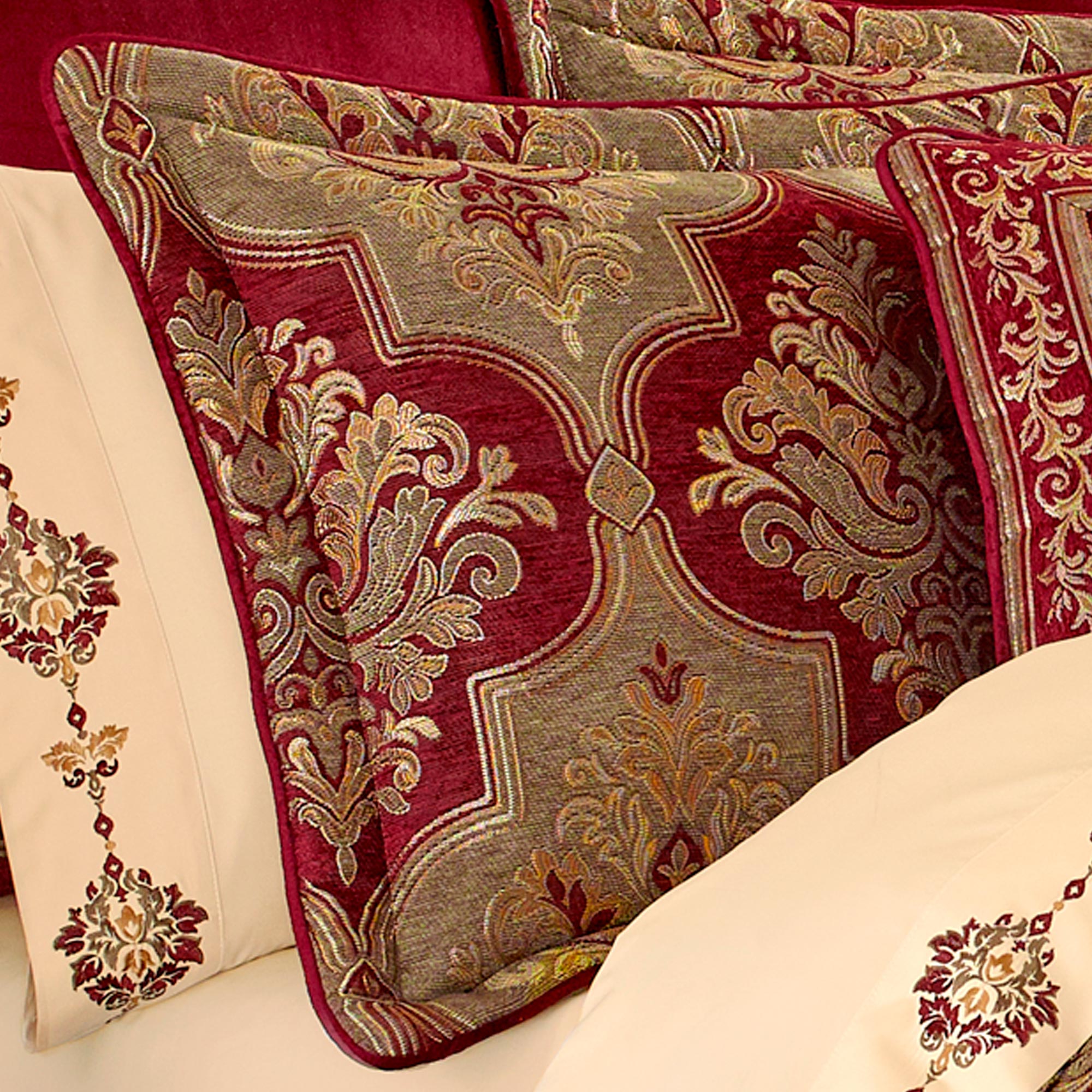 maribella-crimson-comfort-set-2_242b79ff-23e3-48d7-9728-f00a10a3c37b