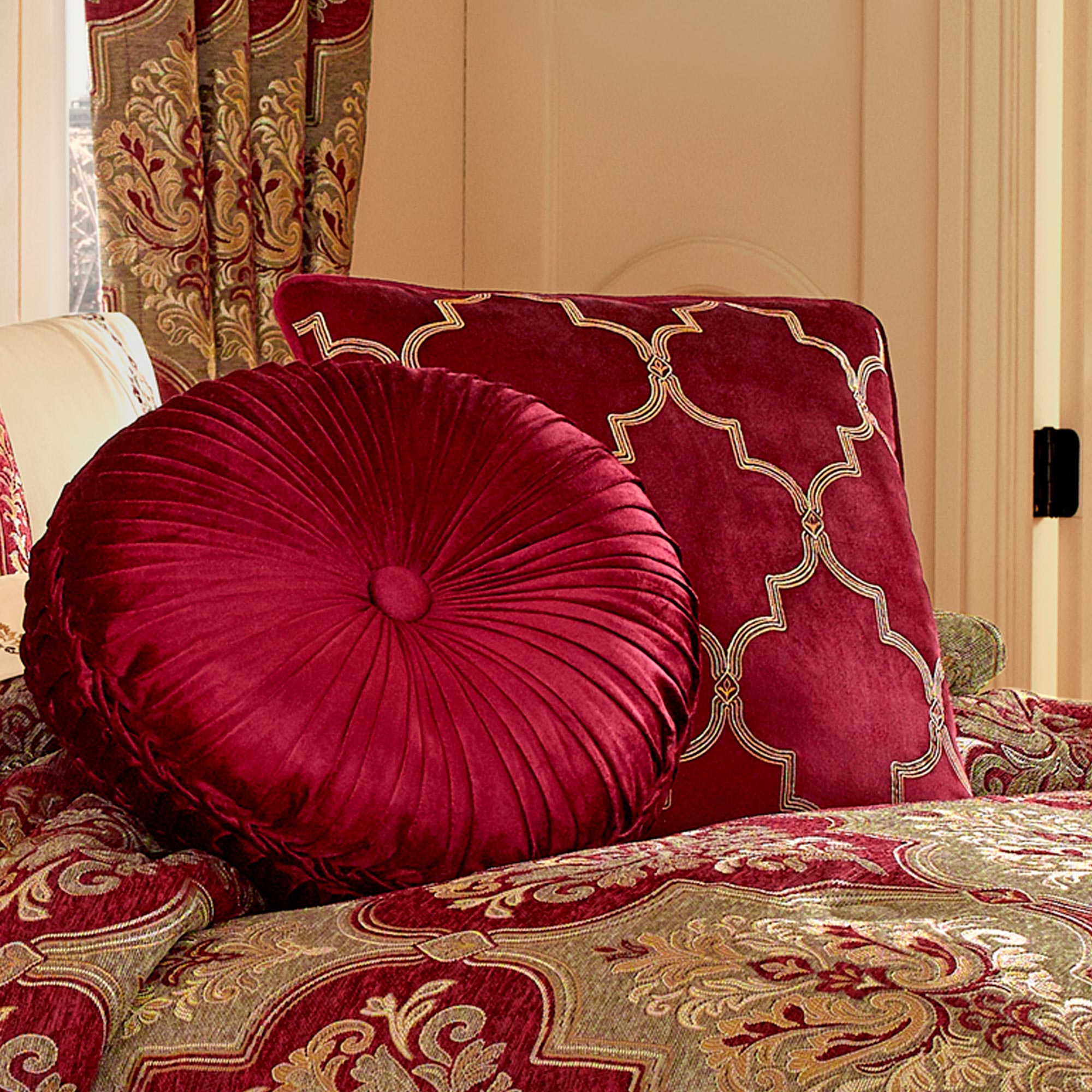 maribella-crimson-tufted-round-2