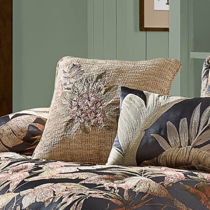 J Queen New York Martinique