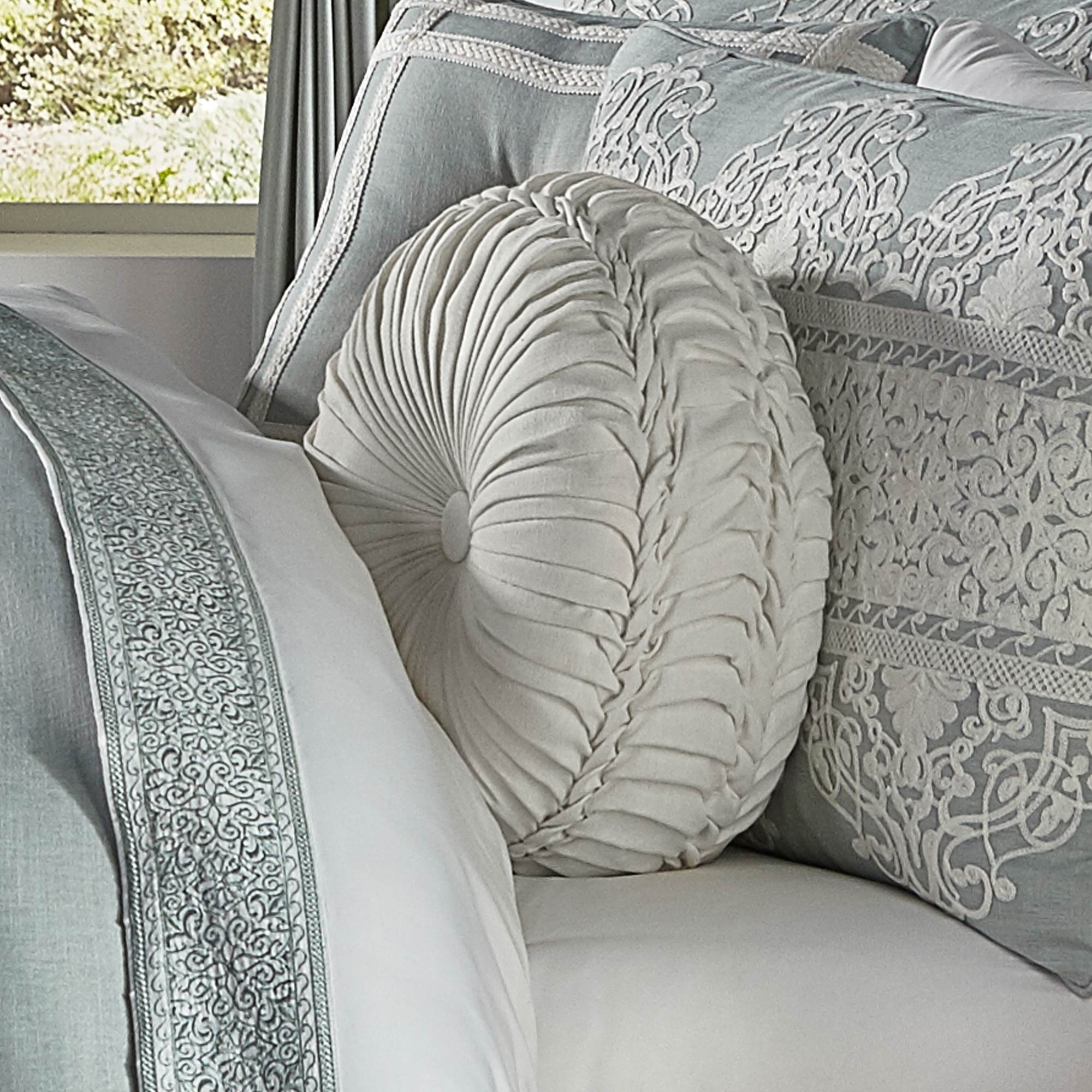 patricia-tufted-round-decorative-throw-pillow_ba0bfb57-4ca9-4b63-88af-b5e092a2618b