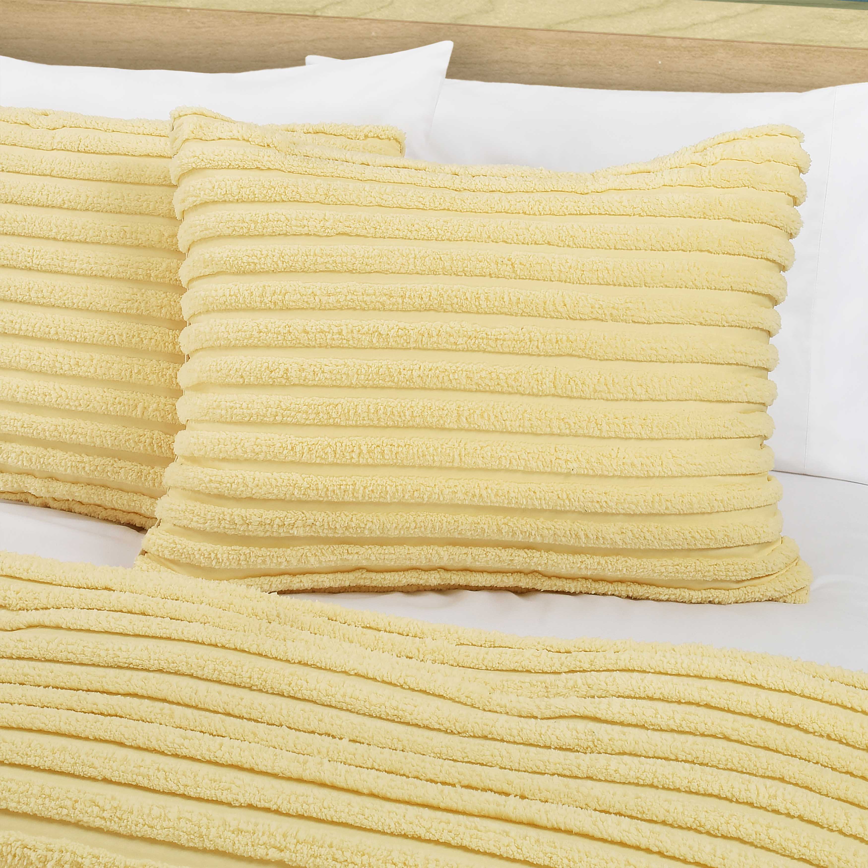 DarbyYellow3PieceComforterSet_ca13f1e4-916f-4bf0-98c5-3cfc5008d4bf