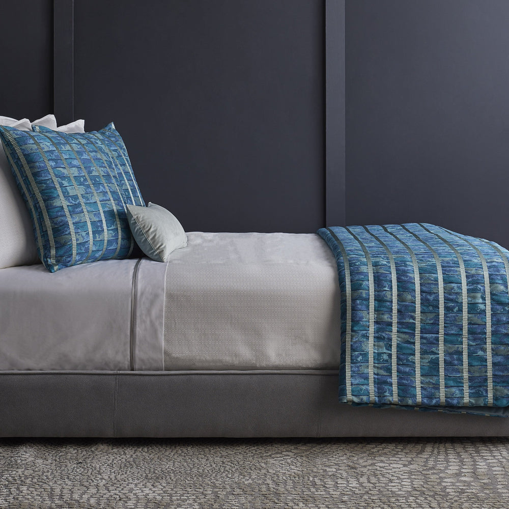 Faience_Lifestyle_1_500x500_crop_center_2x_73e5e554-d3c1-48e7-aaf0-8f0f42bcb3be