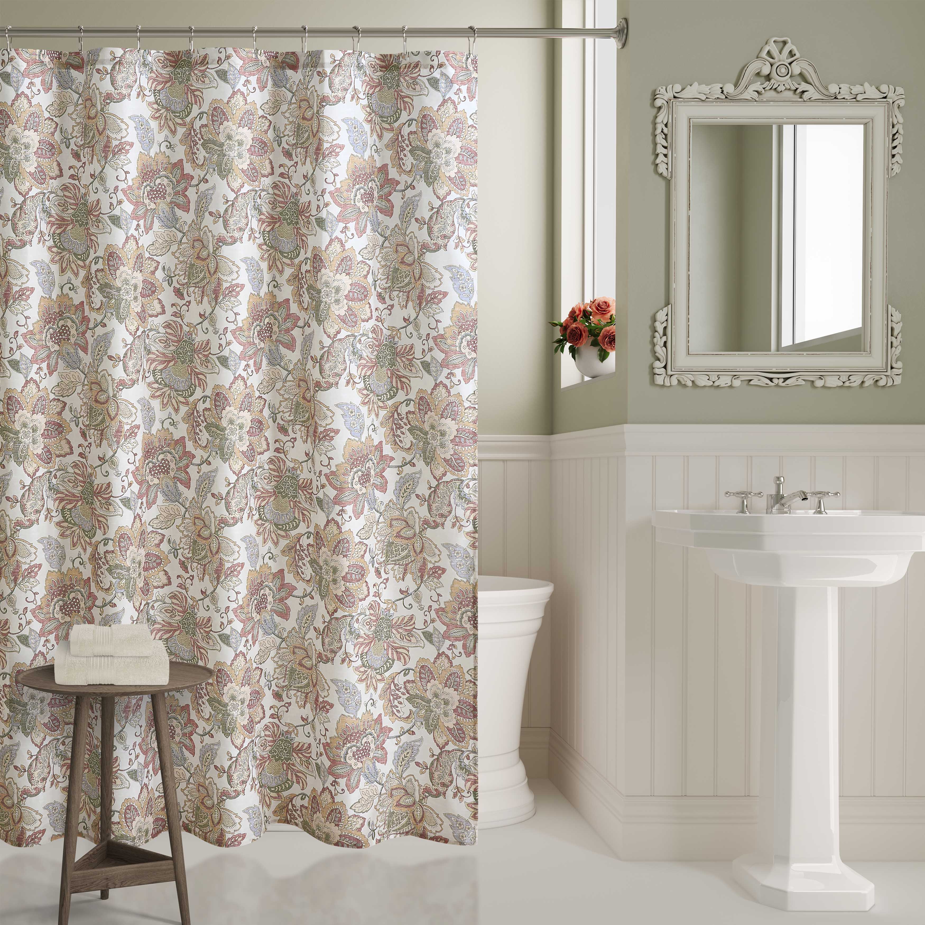 JanessaSpiceShowerCurtain_d02cefe3-bbe3-4d0c-8b87-ee1bc55f61c6
