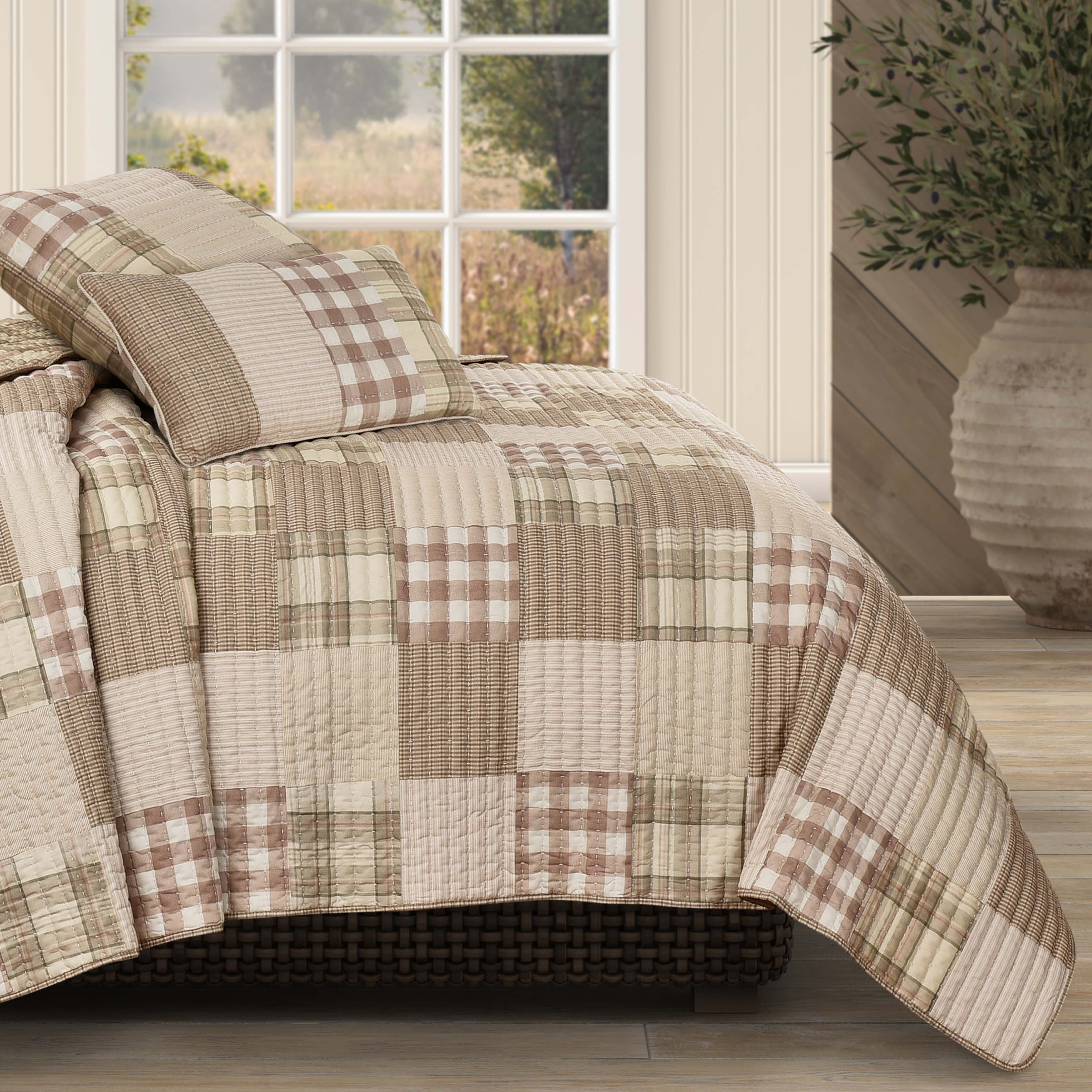 MayfairBlushQuilt-2_b3adf12a-beac-40fc-aec3-11f1e398a782