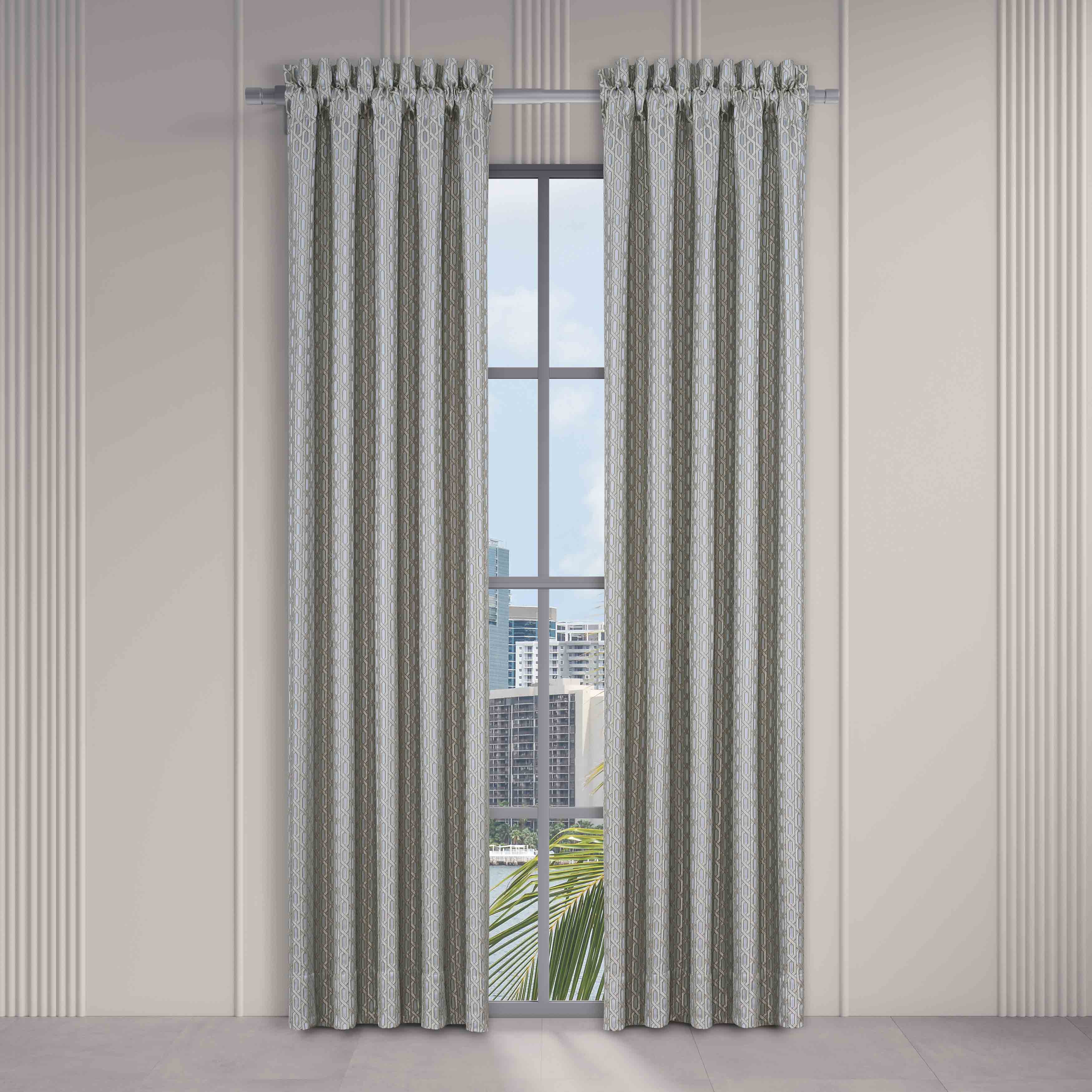 MetropolitanCloudWindowPanelPair_2b52b2e0-9a1f-4cab-ab00-37d2b4ff8375