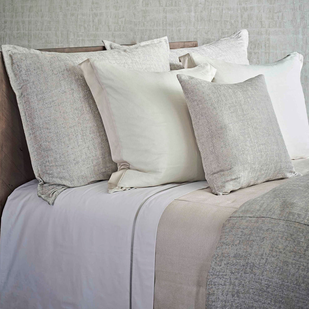 Serac_Lifestyle_2_500x500_crop_center_2x_1a6b44c4-4e66-4e79-bf37-5a5ebc5913a2