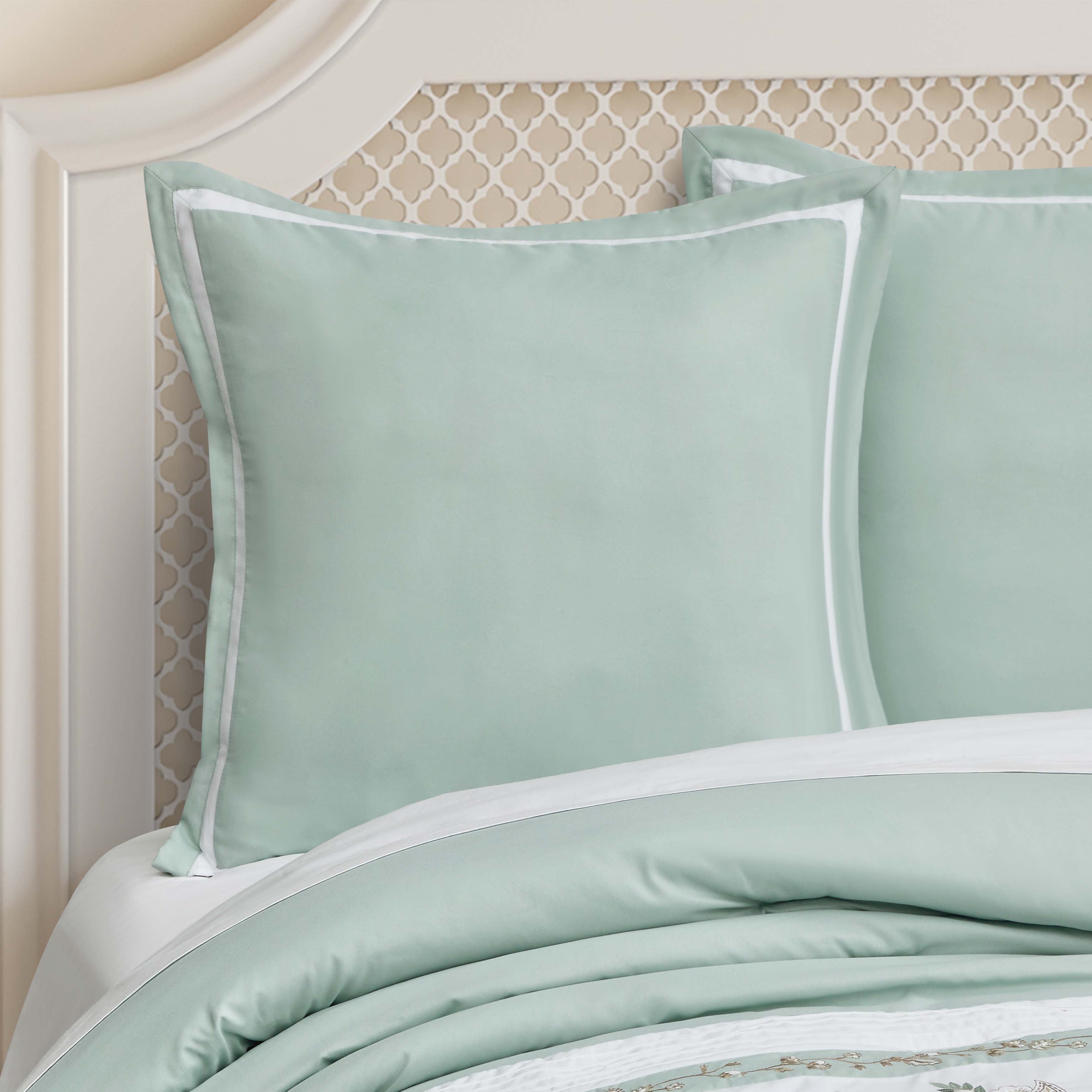 SpringSocialSpaEuroSham-3