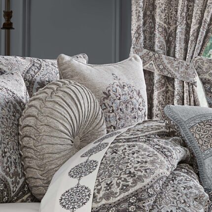 J Queen New York Tiana